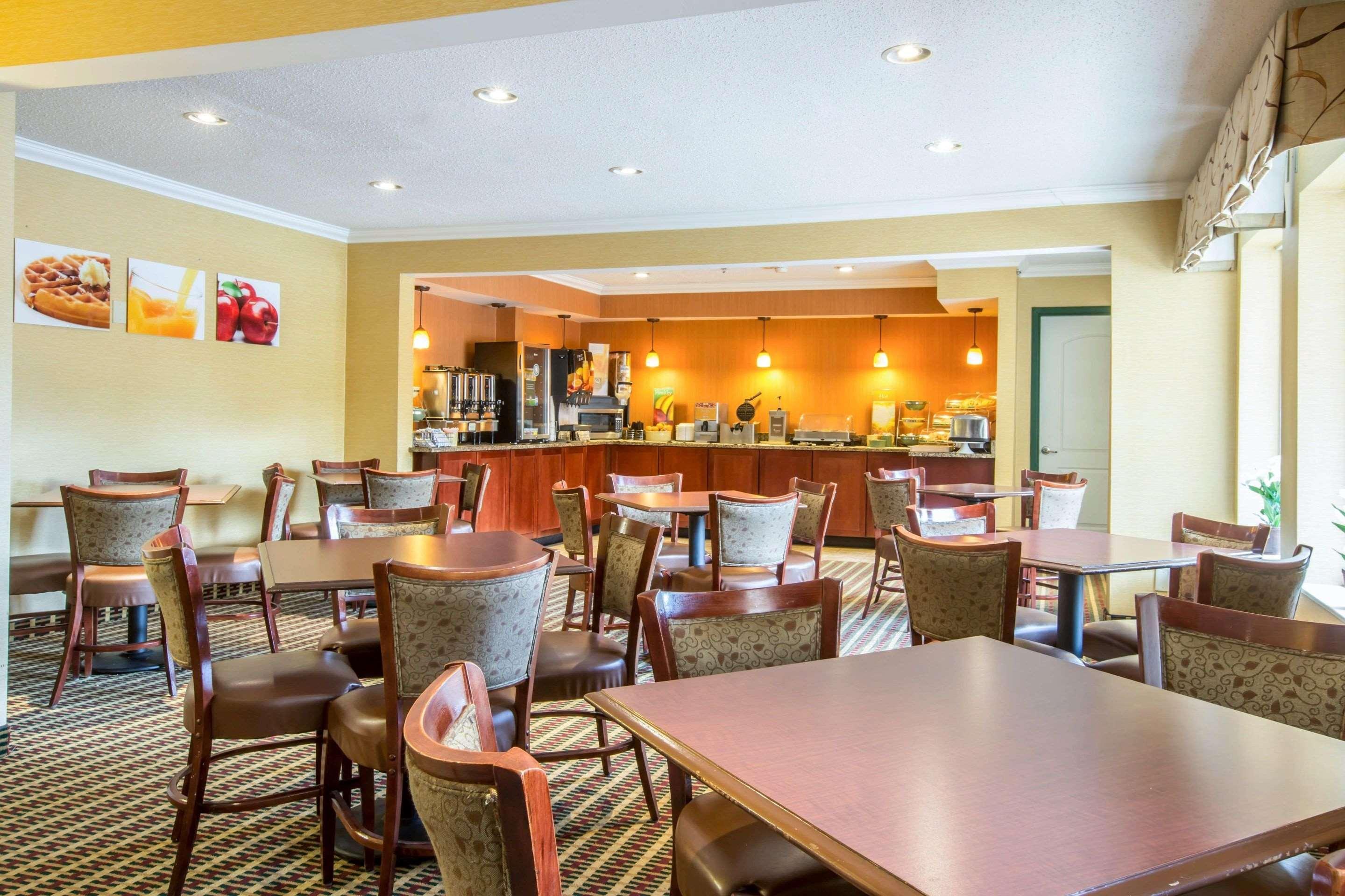 Quality Inn Colchester - Burlington Exterior foto