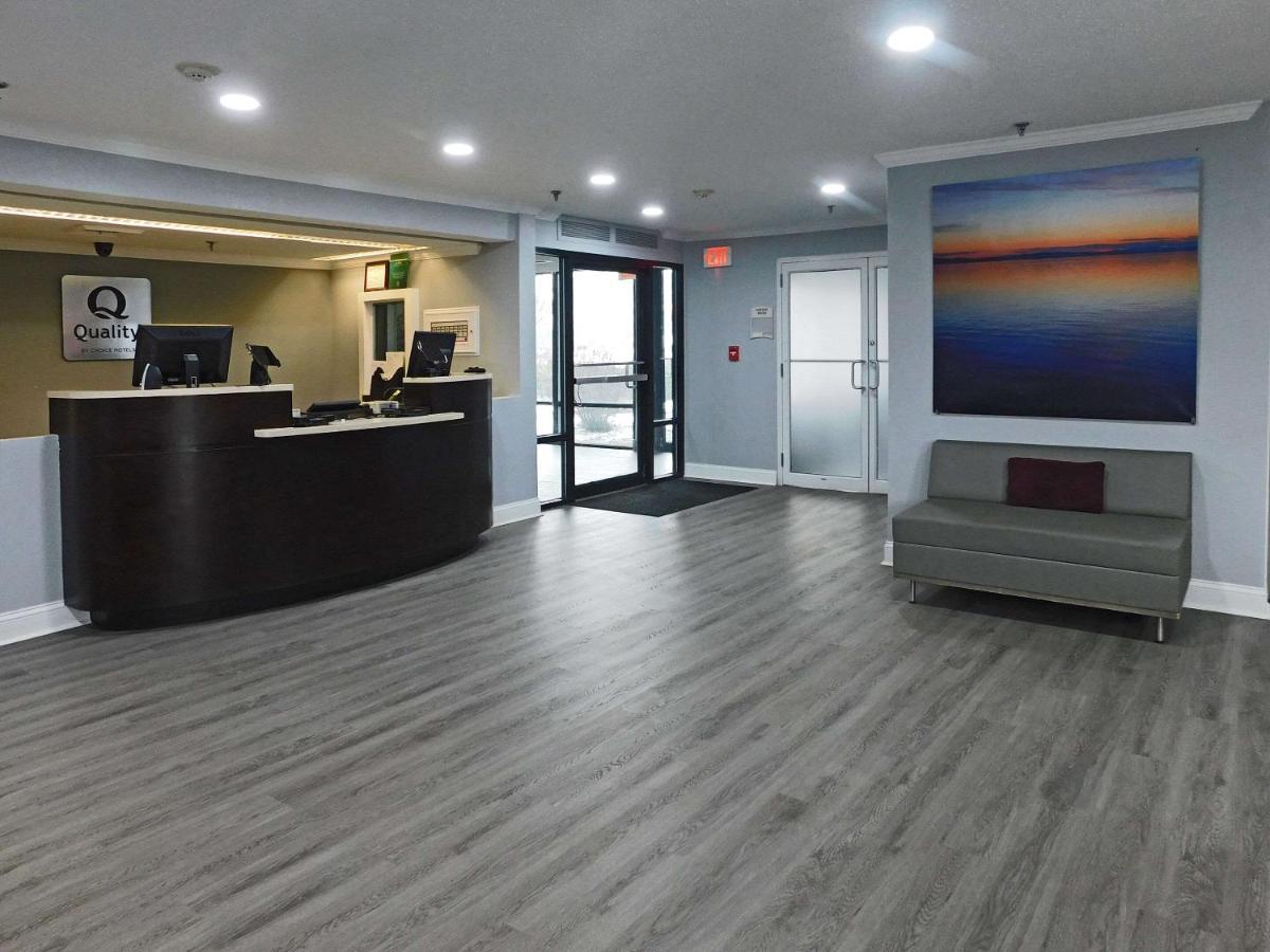 Quality Inn Colchester - Burlington Exterior foto
