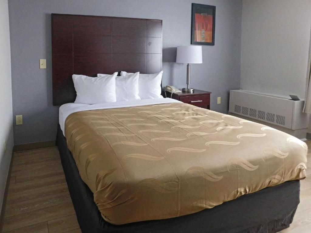Quality Inn Colchester - Burlington Exterior foto
