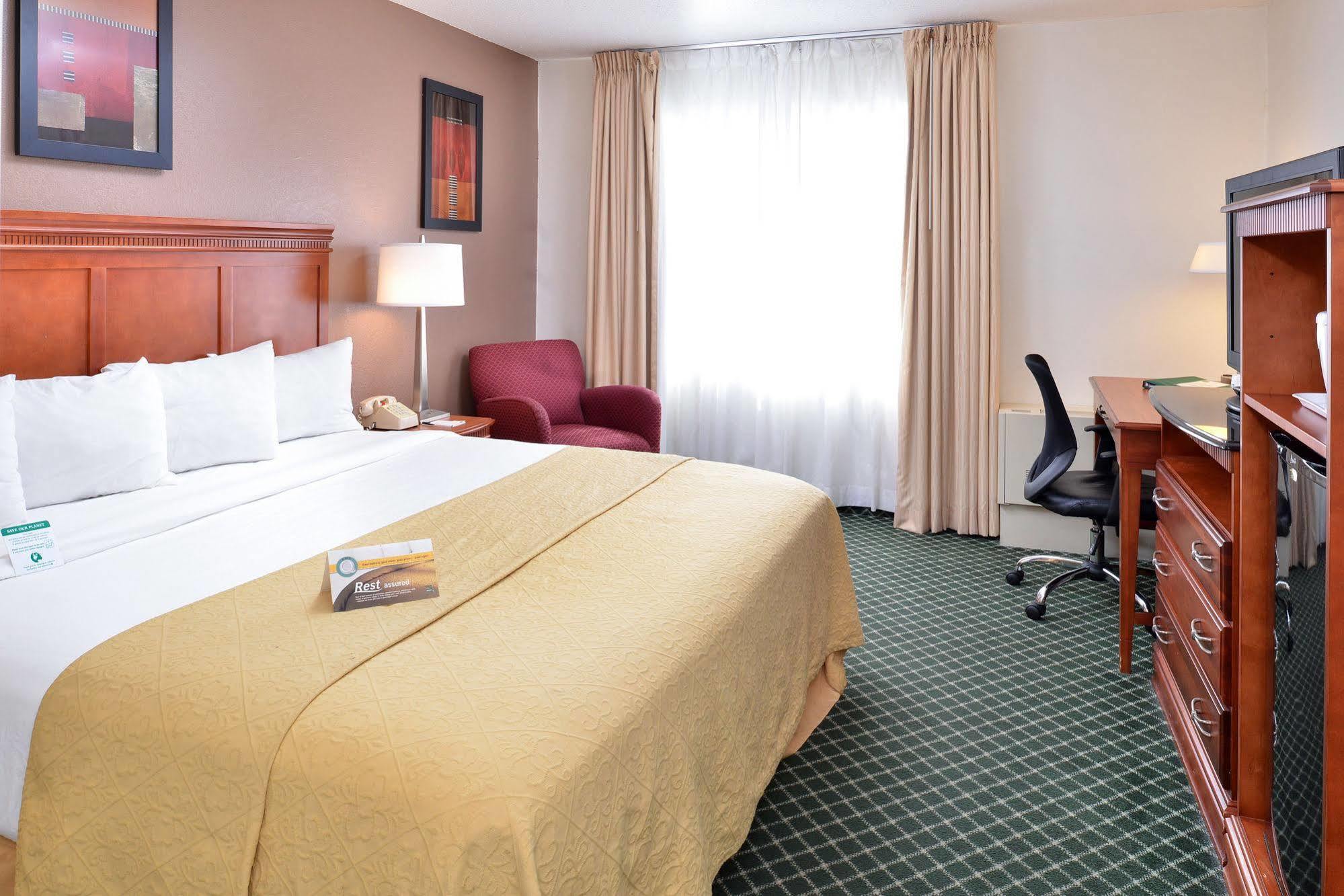Quality Inn Colchester - Burlington Exterior foto