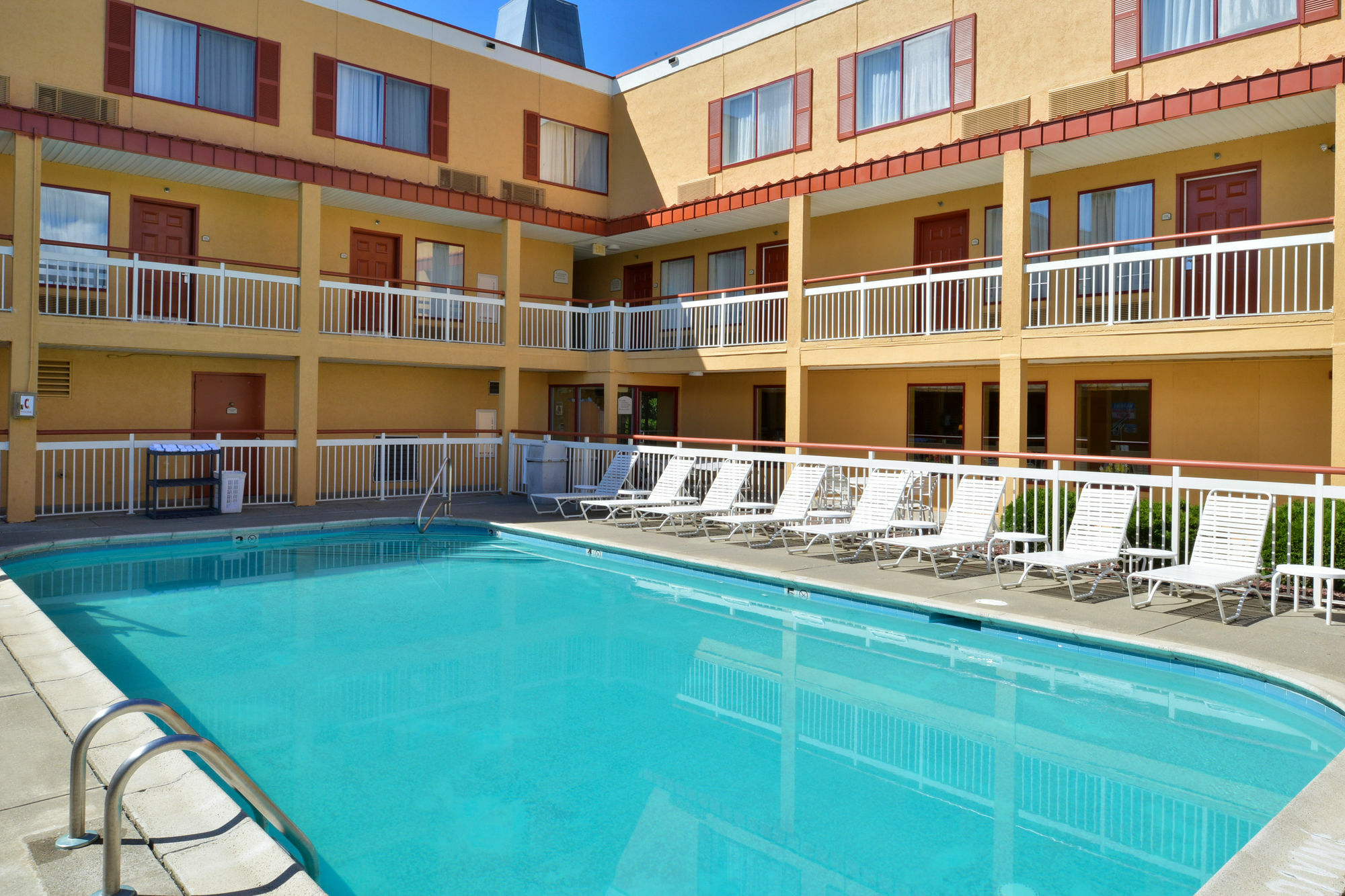 Quality Inn Colchester - Burlington Exterior foto